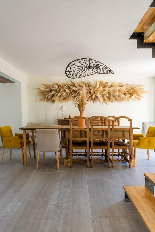 Domaine De Merins, 10 Couchages Avec Piscine, Face A La Riviere, A 4Km De La Plage 弗勒里 外观 照片