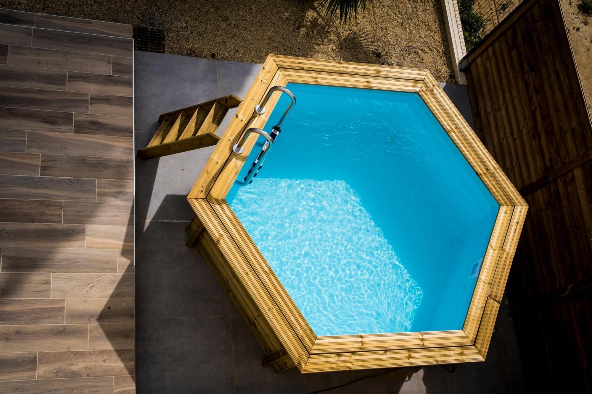 Domaine De Merins, 10 Couchages Avec Piscine, Face A La Riviere, A 4Km De La Plage 弗勒里 外观 照片
